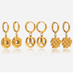 Pendientes de aro con forma de comida, de acero inoxidable, dorados, para mujer, joyería de moda, diseño geométrico, juego de pendientes ligeros - Product Image 1