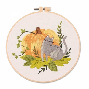 Kit de démarrage DIY XIXI pour débutants pour broderie animale (chat) et fleurs sur cercle en coton et polyester faites à la main - Product Image 6