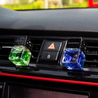 Parfum d'aromathérapie longue durée pour les bouteilles de parfum de désodorisant suspendues de voiture avec clip liquide à base d'huile pour éliminer les odeurs