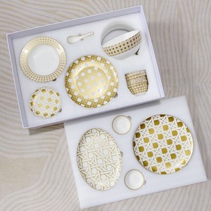 Vente en gros de style européen 41 pièces ensembles de table en porcelaine assiettes à dessert en céramique à carreaux dorés de luxe en porcelaine motif végétal - Product Image 2