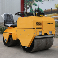 Rouleau compresseur hydraulique à double tambour de 700 kg avec une force de vibration de 2 tonnes