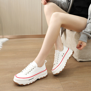 Mocasines Clásicos Evergreen de Lona para Mujer LYKU, Zapatos Planos Transpirables con Plataforma para Aumentar la Altura, con Cordones, Parte Superior de PU y Puntera de Algodón para Otoño - Product Image 2