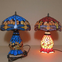 Lampe de table artisanale avec abat-jour motif libellule vintage européen, vente en gros directe usine chinoise