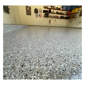 Hochfeste Epoxidharz-Bodenfarbe mit farbigen Granulatpartikeln für Lagerhallen und andere Bereiche – widerstandsfähig gegen häufiges Reiben und hoher Belastung - Product Image 1