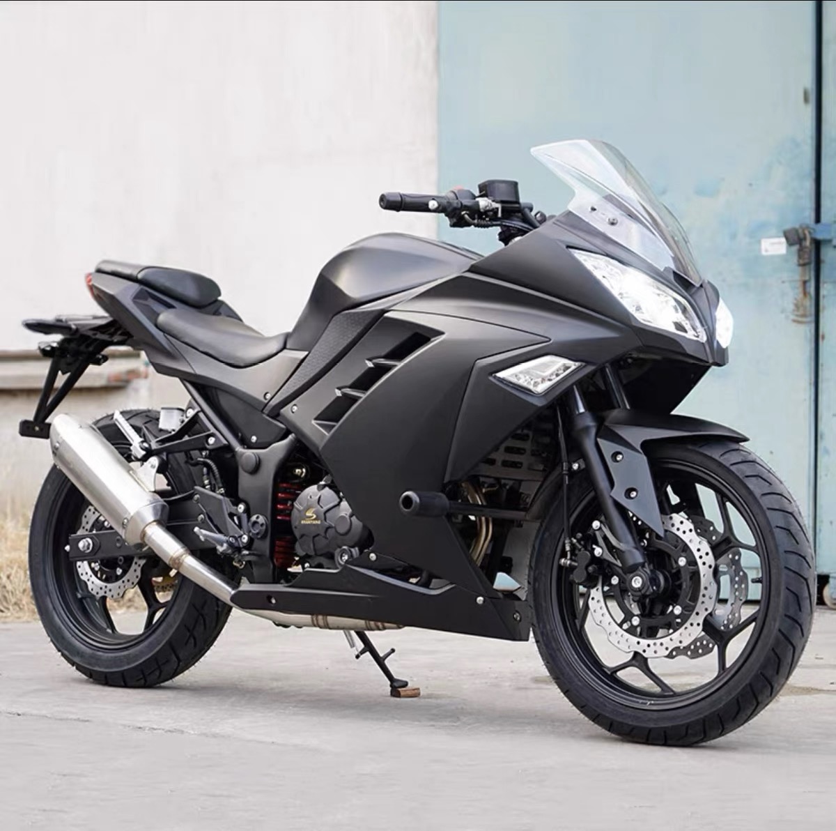 Kawasaki мини-ниндзя подерженный мотоцикл с двигателями 250cc и 400cc, мощный и захватывающий.