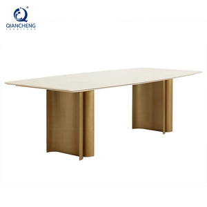 Set da Pranzo di Lusso Minimalista di Foshan con Gambe in Acciaio Inox Dorato e Piano in Pietra Sinterizzata Bianca <span class=keywords><strong>per</strong></span> 8 Persone, Arredamento <span class=keywords><strong>per</strong></span> <span class=keywords><strong>Cucina</strong></span> - Product Image 1