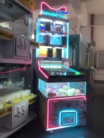 Máquina de Pinball Arcade de Gatos de la Suerte Operada con Monedas, Juego Virtual de Venta Caliente que Ganarías Juguetes, Bolas y Tarjetas de Lotería