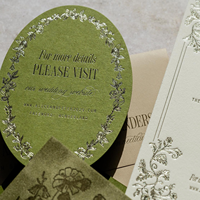 Invitations de mariage de luxe en papier vert, velours et typographie, avec illustrations florales du jardin botanique, et cartes « Save the Date »