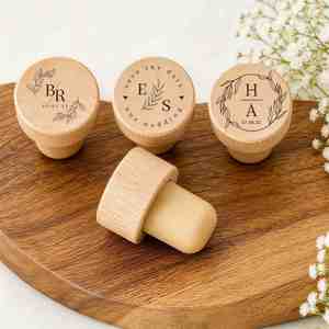 Tapón de Vino Reutilizable Ecológico de Corcho de Madera Personalizado con Nombre Grabado, Recuerdos de Boda, Regalos para Despedida de Soltera, Decoraciones para Fiestas - Product Image 1