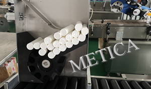 Máquina Etiquetadora Horizontal para <span class=keywords><strong>Bálsamo</strong></span> Labial METICA, Jeringas, Conos de Papel Pre-enrollados, Tubos de Vidrio, Lápiz Labial, Esmalte de Uñas, Frascos de Cosméticos - Product Image 4