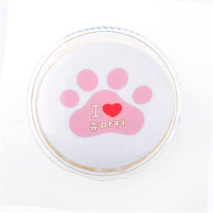 แผ่นอุ่นมือ Kisses สีแดงใส ขนาด 10x10 มม. แบบให้ความร้อนเองได้ ใช้ได้ทั้งชายหญิง สำหรับกิจกรรมกลางแจ้ง อายุการเก็บรักษา 3 ปี บรรจุ 120 ชิ้น/กล่อง - Product Image 3