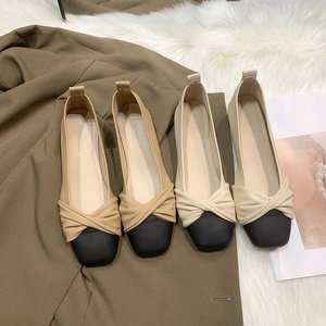 รองเท้าส้นเตี้ยสไตล์เกาหลีสำหรับผู้หญิง วัสดุ PVC นุ่ม ลายดอกไม้ สวมแบบสลิปออน เหมาะสำหรับใส่ในช่วงฤดูร้อน ใส่สบายทุกวัน - Product Image 1