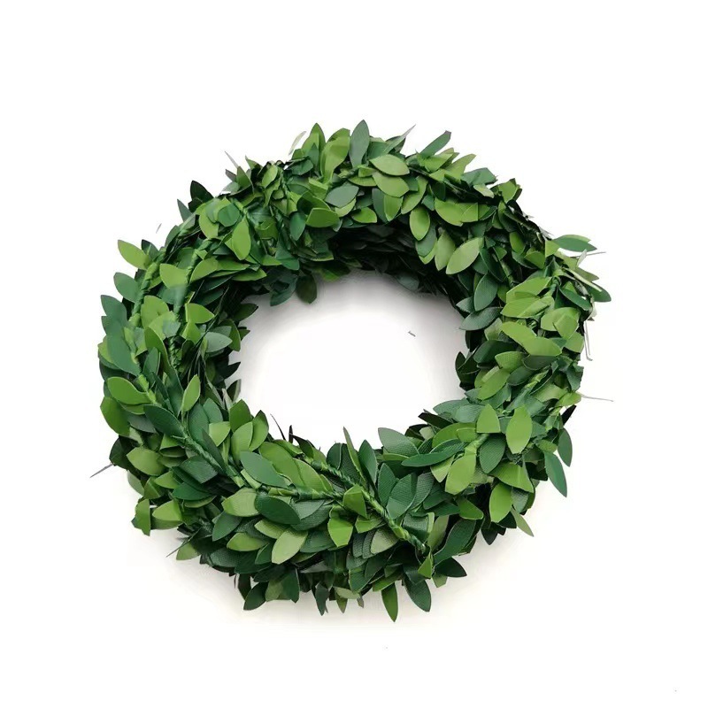 Rouleau de 7,5 m de feuilles vertes filiformes (petites feuilles).