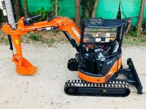 รถขุดไฮดรอลิกตีนตะขาบมือสอง Hitachi ZX30 คุณภาพดีราคาถูก - Product Image 4