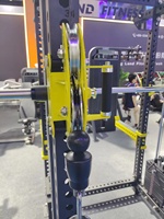 Machine de fitness multifonction tout-en-un robuste et polyvalente pour l'entraînement en salle de sport commerciale, gain de place