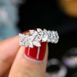 Anello da donna F1727 con diamante naturale taglio marquise, stile classico da fidanzamento, per lei - Product Image 1