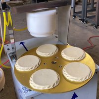 Presse à pâte rotative pneumatique multi-stations à 5 plaques en acier inoxydable, machine automatique pour pain plat, crêpes, chapati, base de pizza