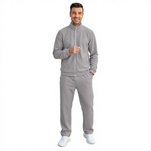 Conjunto Deportivo Personalizado de Felpa Francesa de 300 g/m² para Hombre, Dos Piezas, Sudadera con Capucha y Pantalones Jogger, Color Borgoña Sólido, Logotipo Bordado, Ajuste Premium - Product Image 1