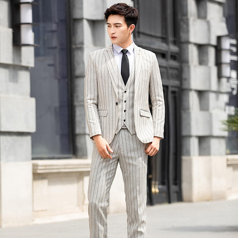 Costume de smoking de marié rayé beige à fines rayures