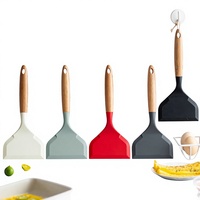 Spatule à tête large en silicone de qualité alimentaire avec manche en bois, résistante à la chaleur, antiadhésive, pour crêpes et omelettes, compatible OEM