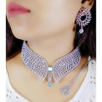 Ensemble de bijoux de créateur tendance : Collier et boucles d'oreilles coupe étoile, Maang Tikka, en laiton de luxe de haute qualité, plaqué or, pour mariage, fiançailles et soirées