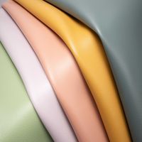 Rouleau de 1.7mm d'épaisseur en cuir synthétique semi PU souple à grain fin pour tapisserie d'ameublement de chaise de canapé avec support en velours