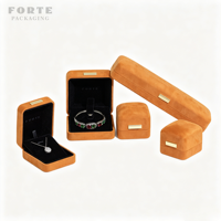 Boîte à bagues en daim avec logo personnalisé, coins arrondis, estampage à chaud, prix d'usine pour boîte cadeau de mariage ou commémoration