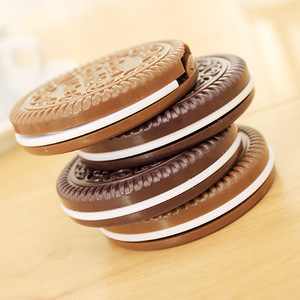 Portable <b>foldable</b> chocolate sandwich cookie makeup <b>mirror</b> with comb, cute princess-style <b>foldable</b> round <b>mirror</b>. - Product Image 3
