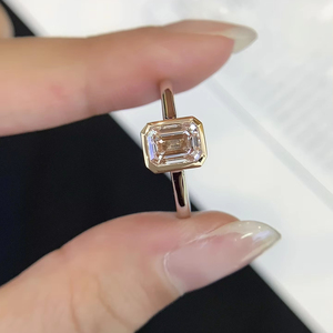 Anello Solitarie smeraldo di alta qualità di alta qualità rosa diamante da laboratorio 18K misura oro bianco anello promessa personalizzato per matrimonio - Product Image 4