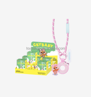 PopMart Serie Modo Vacaciones, Colgante de Peluche de PVC, Caja Sorpresa, Temática de Películas y TV, Empaque Original, Unisex, Edades 4-12