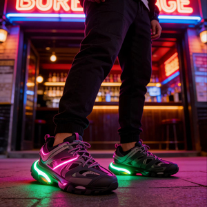 Chaussures de marche décontractées Track 3.0 LED, baskets de luxe épaisses, rechargeables, lumineuses, en maille nylon et polyuréthane, chaussures de sport - Product Image 1