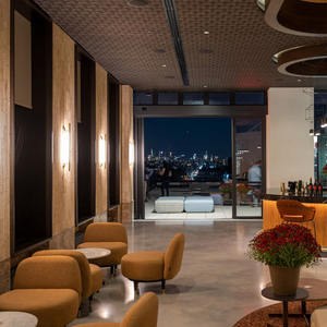 Lampe de chevet d'hôtel contemporaine, éclairage doux, luminosité réglable, design moderne, ambiance de chambre à coucher - Product Image 4