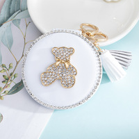 Miroir de maquillage portable en cuir en forme d'ours mignon, mini miroir rond à double face, porte-clés, petit miroir de poche personnalisé, miroir de beauté cosmétique, cadeau