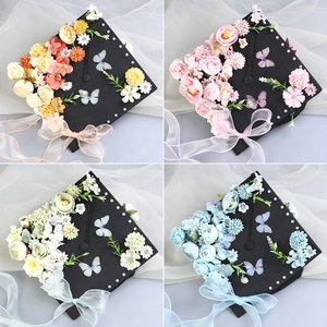Décoration de toque de graduation florale faite main, créative et artisanale, avec <span class=keywords><strong>papillon</strong></span> et fleurs, pour la promotion 2026, idéale comme cadeau de remise de diplôme - Product Image 2