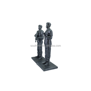 Figura militare della scultura della statua del soldato di vario stile della resina all'ingrosso su ordinazione di alta qualità - Product Image 6