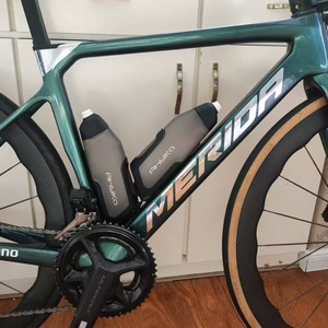 Bouteille d'eau de vélo de luxe aérodynamique 2026 – Vente en gros, logo personnalisé, bouteille aéro pour vélo de route, gourde de cyclisme pour triathlon - Product Image 4