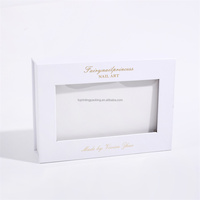Boîte-cadeau en carton blanc personnalisé fermeture magnétique avec fenêtre en PVC transparent impression en relief manipulé presse sur l'emballage de faux ongles