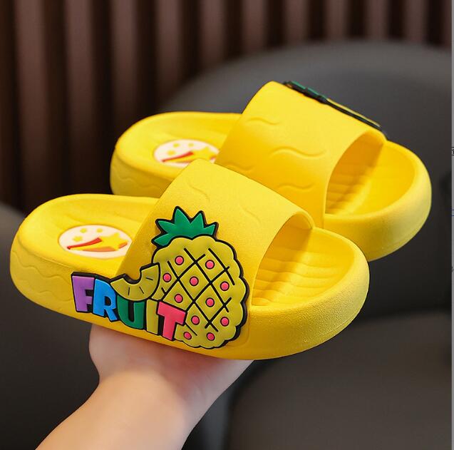 2022 Pantofole con aragosta di nuova moda da uomo Infrado con animali divertenti Scarpe casual da spiaggia carine Pantofole da casa morbide di grandi dimensioni unisex