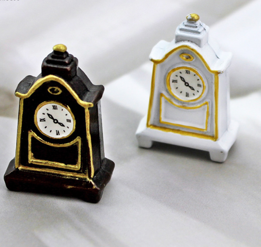 1/6 1/12 Doll House Simulation Miniature Retro White Resin Pendulum Clock Model Back to School Decor