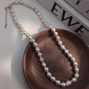 Collier de perles baroques en forme de goutte d'eau à haute brillance à la mode pour femmes, collier rétro irrégulier à plusieurs niveaux, chaîne de clavicule française - Product Image 1
