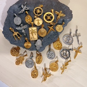 Pendentifs en gros plaqués or PVD, compas étoile du <span class=keywords><strong>Nord</strong></span> et croix, pour colliers, bijoux fantaisie en acier inoxydable, breloques - Product Image 1