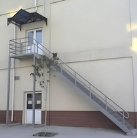 Escalier d'évacuation industriel extérieur en acier, type droit ou en angle, plateforme d'escalier métallique de sécurité pour usine et bâtiment commercial