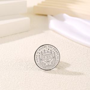 Broche Vintage en alliage métallique noir blanc conception de forêt de montagne pour l'<span class=keywords><strong>aventure</strong></span> en plein air pour le voyage en bus gravé ange - Product Image 2