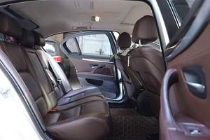 Auto de Negocios de <span class=keywords><strong>Segunda</strong></span> <span class=keywords><strong>Mano</strong></span>, Serie F10 5, <span class=keywords><strong>Gasolina</strong></span>, Alto Rendimiento - Product Image 6