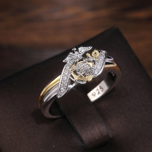 Anello Bicolore con Totem di Uccello Micro-Incrustato, Gioiello Creativo e Trendy da Donna per Uso Quotidiano - Product Image 4