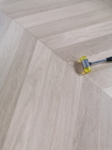 Luz de luz de Color blanco cálido Chevron 60 grados diseñado pisos de roble - Product Image 4