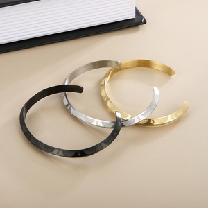 Bracelet manchette en acier inoxydable de haute qualité, nouveau design personnalisé, tendance 2024 - Product Image 3