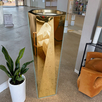 Vas Lantai Besar Modern Nordik Berlapis Emas dari Baja Tahan Karat Dekorasi Rumah dan Taman Tahan Lama Kompatibel dengan Lampu LED Pot Bunga Planter
