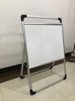 Présentoir d'affiches en aluminium double face Panneau de trottoir pliable pour promotion extérieure Panneau d'affichage extérieur pliable a
