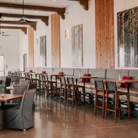 Ensemble table et chaises pour cafés et restaurants Fabricant sur mesure design contemporain restauration rapide meubles pour cafés et restaurants